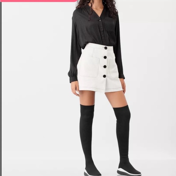 Designer over the knee sneaker boots.with black, grey sneaker soles. - Picture 6 of 7